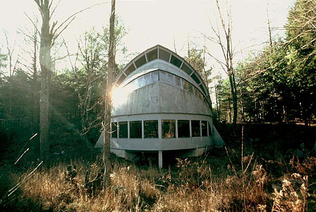 Helmet house shop